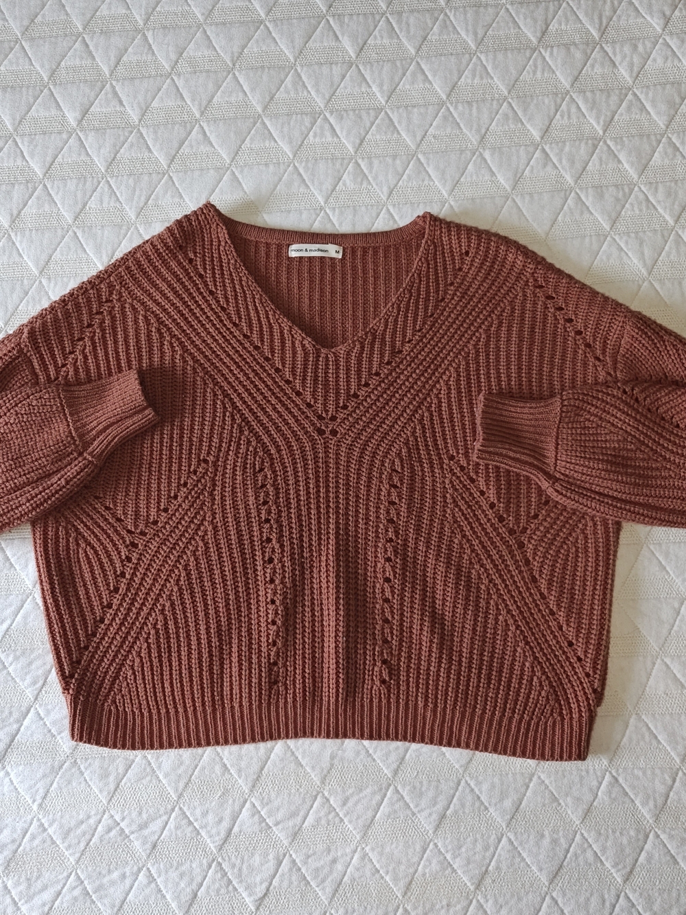 Moon & Madison Rust V-Neck Open-Knit Sweater - Women’s Medium